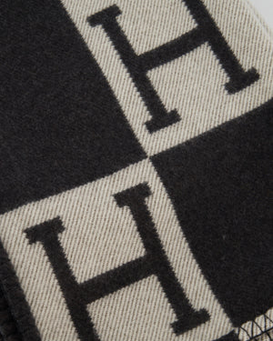 *STORE FRESH* Hermès Gris Fonce and Ecru Cashmere Avalon Throw Blanket RRP £1,620