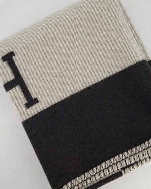 *STORE FRESH* Hermès Gris Fonce and Ecru Cashmere Avalon Throw Blanket RRP £1,620
