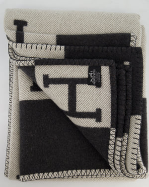 *STORE FRESH* Hermès Gris Fonce and Ecru Cashmere Avalon Throw Blanket RRP £1,620