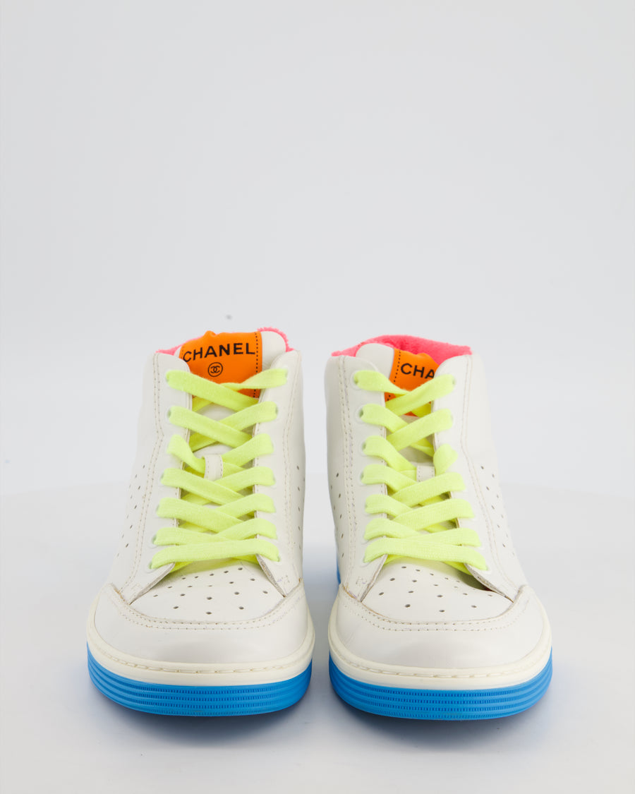 Chanel 20/P White Calfskin and Multicolour Trainers with Logo Detail Size EU 38.5