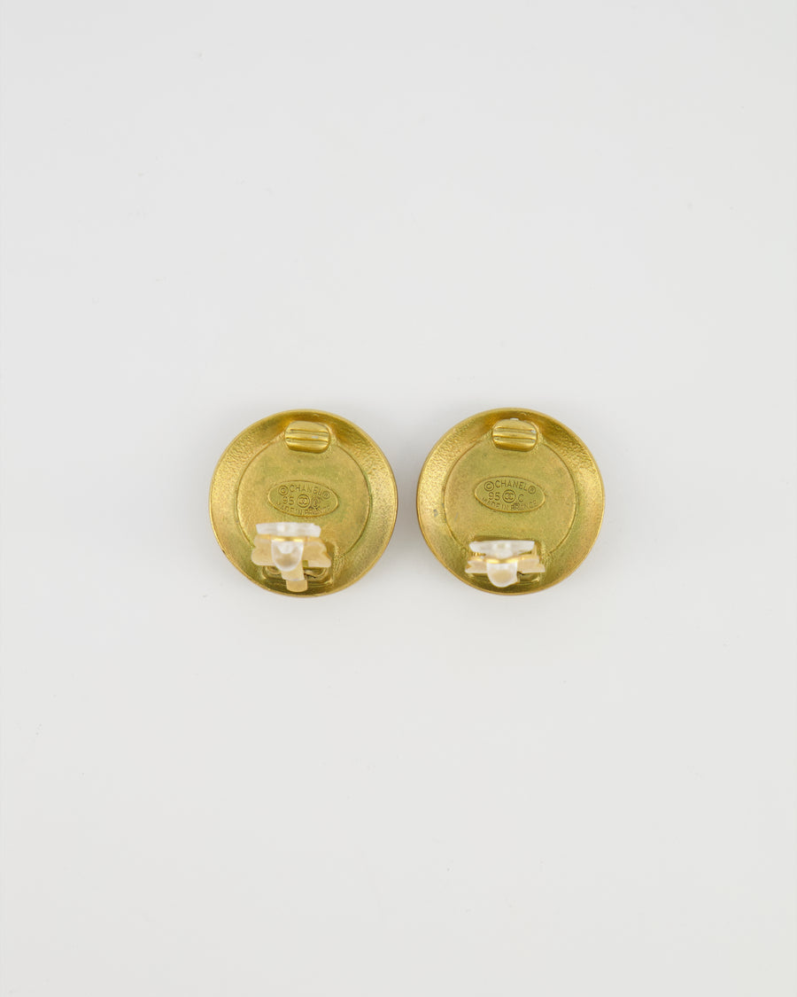 Chanel 95C Vintage Gold and Black Round Clip-On Earrings with Gold CC Logo Detail