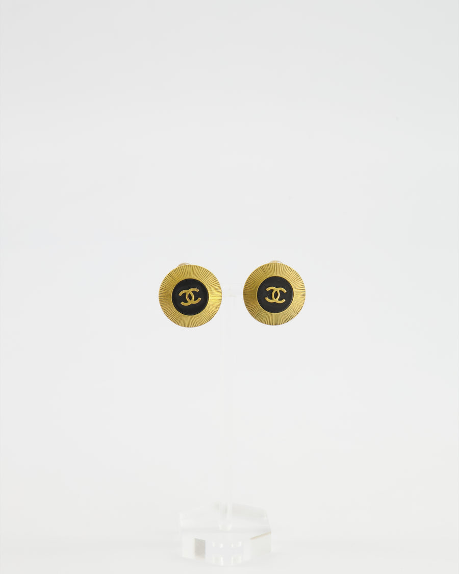 Chanel 95C Vintage Gold and Black Round Clip-On Earrings with Gold CC Logo Detail