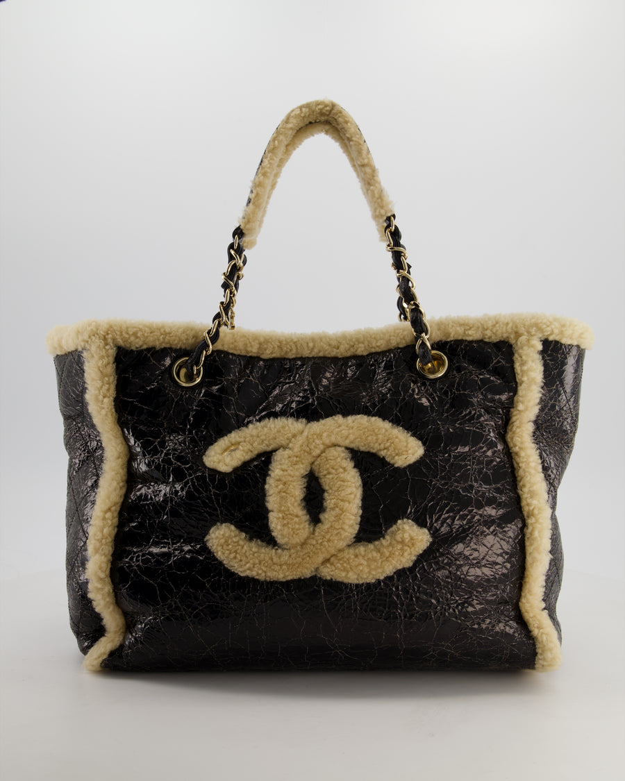 Chanel Black Shiny Crumpled Shearling CC Mania Deauville Tote Bag with Champagne Gold Hardware