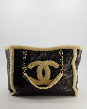 Chanel Black Shiny Crumpled Shearling CC Mania Deauville Tote Bag with Champagne Gold Hardware