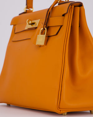Hermès Kelly 28 Retourne Bag in Abricot Evercolor Leather with Gold Hardware