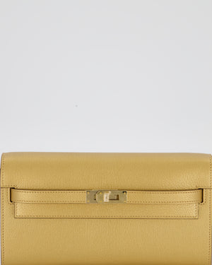 Hermès Kelly To Go Bag in Doré Chevre Chamkila Leather with Gold Hardware