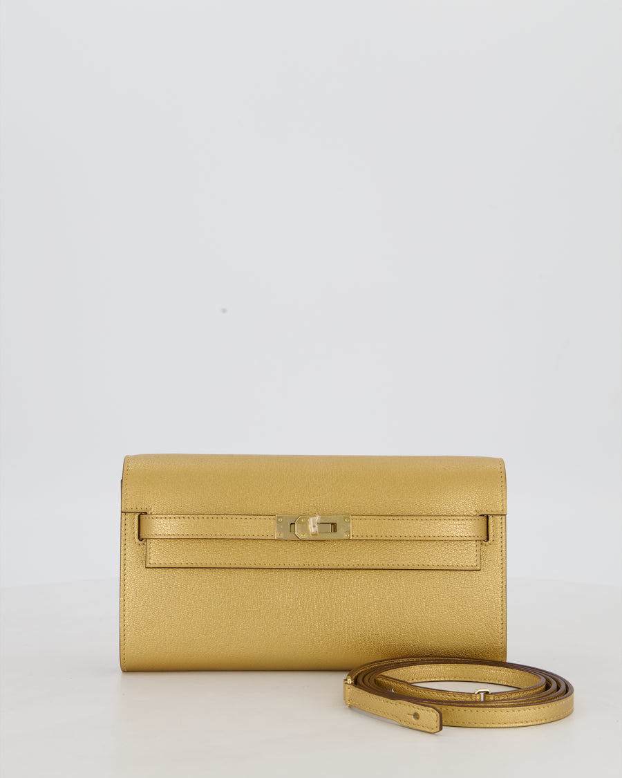 Hermès Kelly To Go Bag in Doré Chevre Chamkila Leather with Gold Hardware