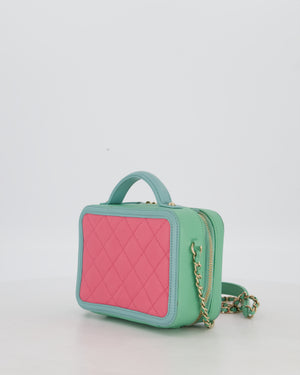 *VERY RARE* Chanel Tricolour Caviar leather Vanity Case Bag with Blue CC Leather Logo Detail