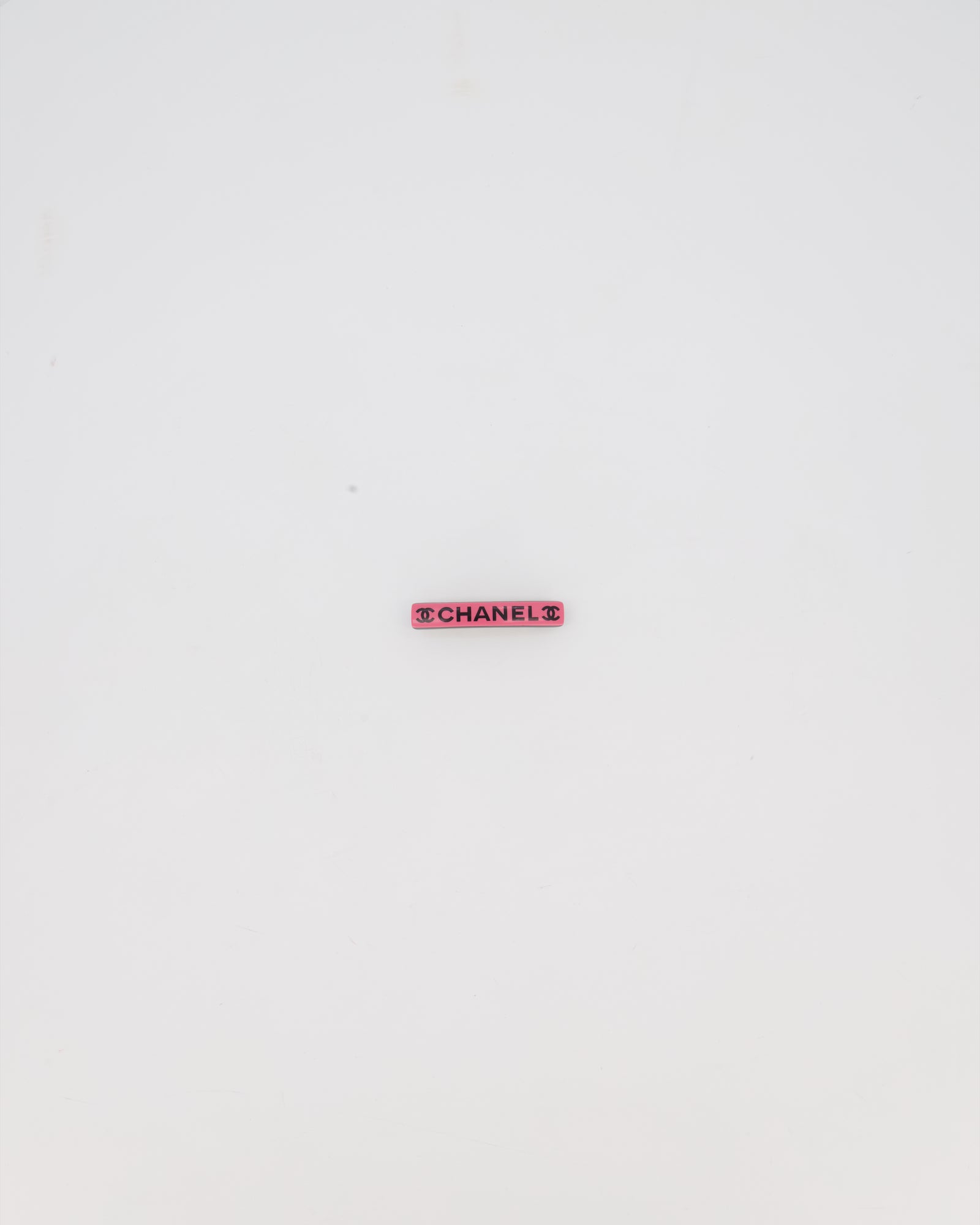 Chanel Pink and Black Logo Hair Clip – Sellier