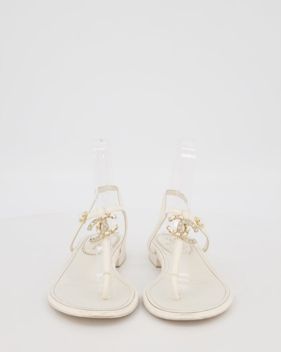 Chanel White Flat Thong Sandals With Embellished CC Logo Strap Size EU 37C
