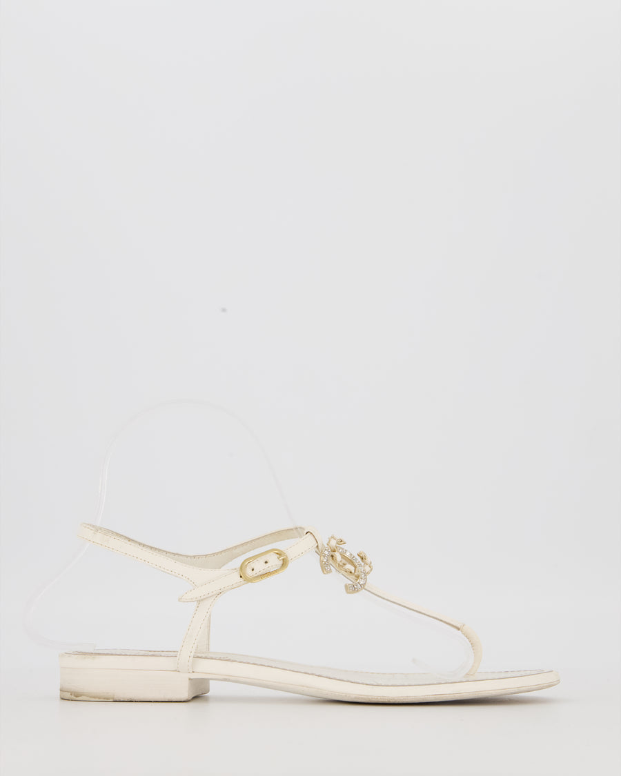 Chanel White Flat Thong Sandals With Embellished CC Logo Strap Size EU 37C
