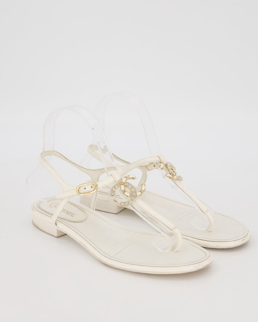 Chanel White Flat Thong Sandals With Embellished CC Logo Strap Size EU 37C