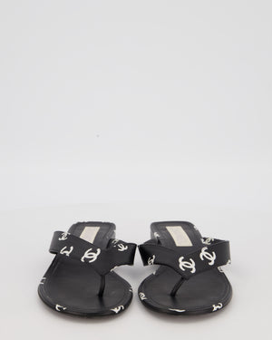 Chanel Black and White Leather 22S Interlocking CC Logo Printed Thong Sandals Size EU 39