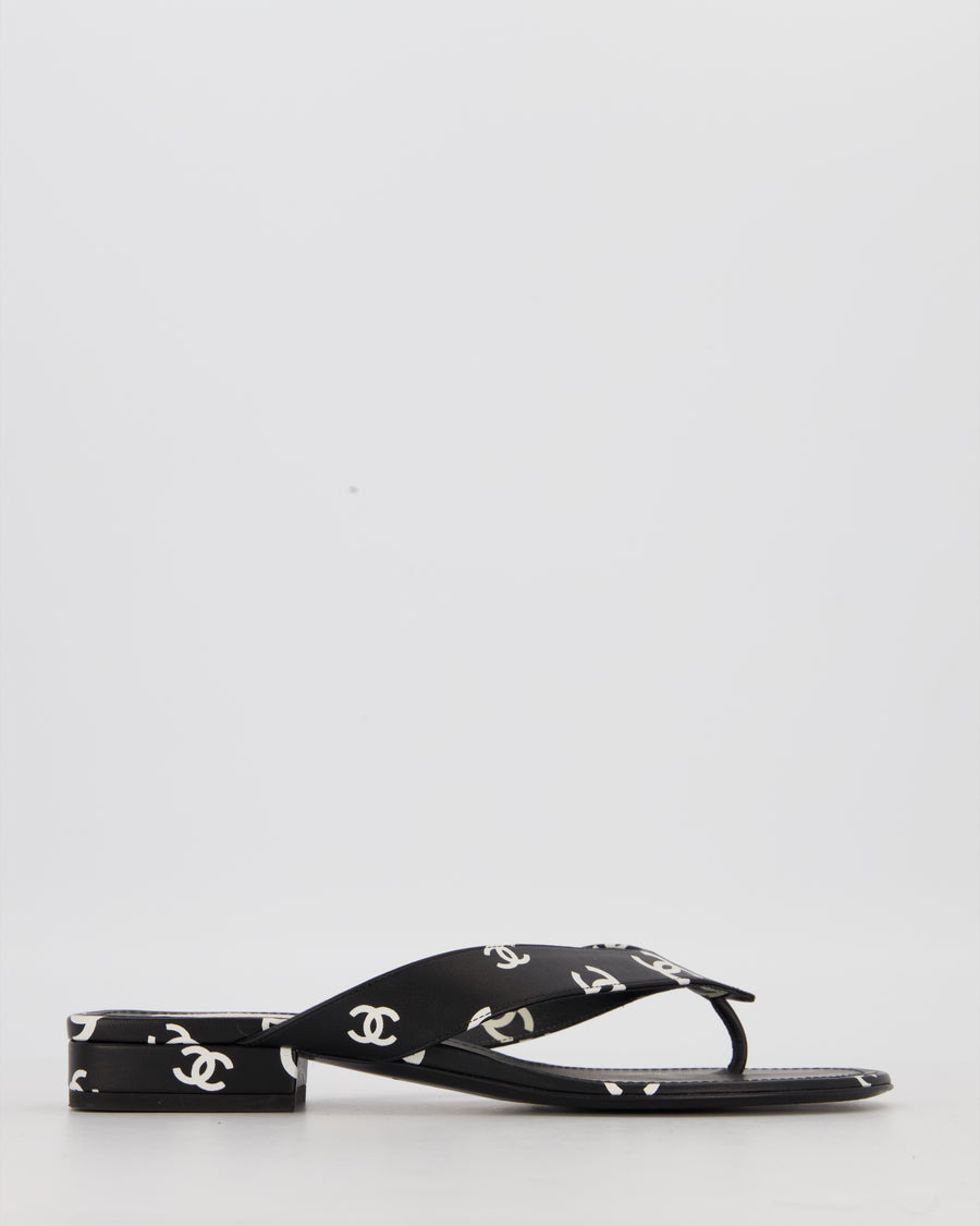 Chanel Black and White Leather 22S Interlocking CC Logo Printed Thong Sandals Size EU 39