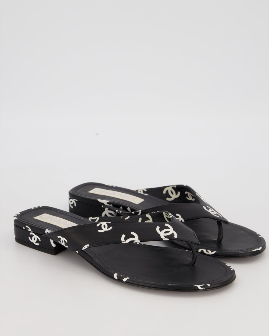 Chanel Black and White Leather 22S Interlocking CC Logo Printed Thong Sandals Size EU 39