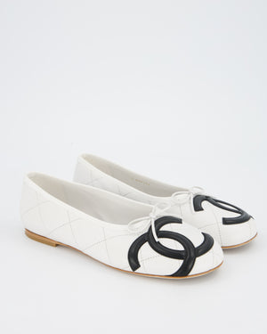 Chanel by Matthieu Blazy White Cambon CC Quilted Flat Ballet Pumps Size EU 40.5C