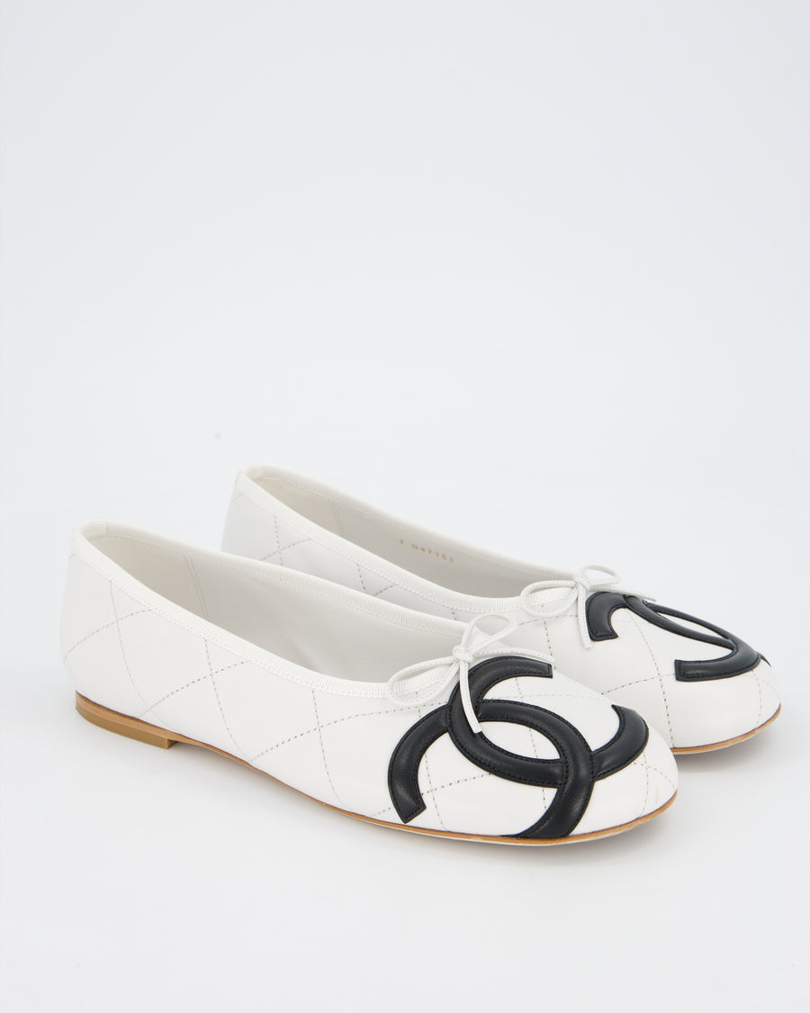 Chanel by Matthieu Blazy White Cambon CC Quilted Flat Ballet Pumps Size EU 40.5C