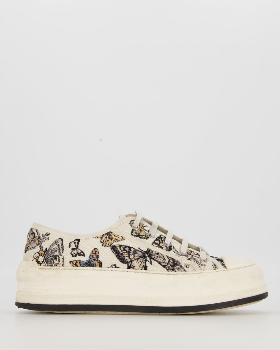 Christian Dior Walk 'n' Dior White Sneakers with Embroidered Patterned Motif and Signature Logo Lettering EU 29