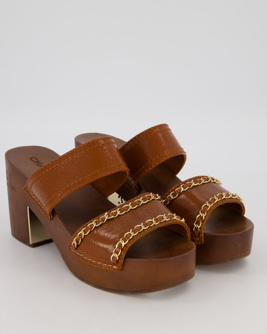 Chanel Brown Clog Sandals In Crackled Leather With Gold Chain Details Size EU 42