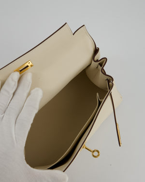 Hermès Kelly 25 Retourne Bag in Nata Swift Leather with Gold Hardware