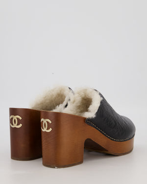 Chanel Black Crackled Sheepskin Shearling Clogs Shoes Size EU 42