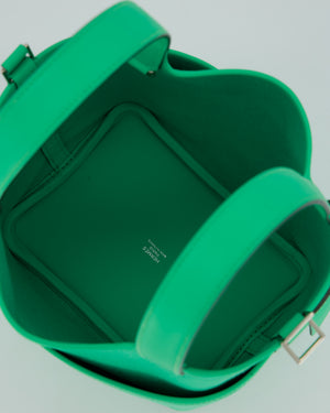 Hermès Picotin 18 Cargo Bag In Vert Comics in Swift Leather and Toile Goeland With Palladium Hardware