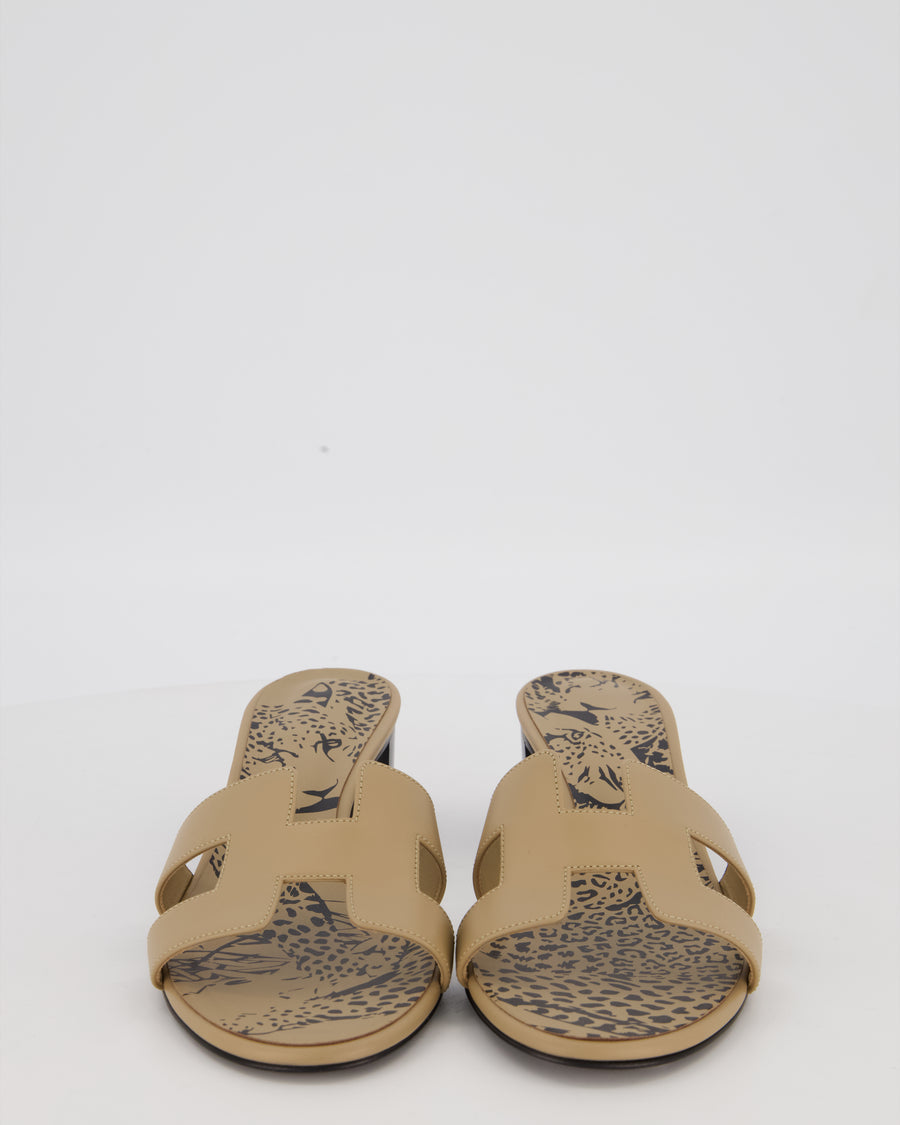 Hermès Oasis Sandals in Trench Jungle Love Printed in Lambskin Leather Size EU 41.5
