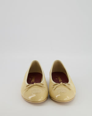 Chanel Beige Suede Ballet Flats With Patent Beige Toecap and CC Logo Size EU 39.5
