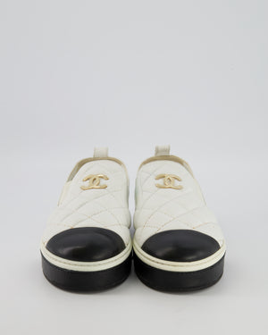 Chanel White Quilted Leather Stroll Trainers With Gold CC Logo and Black Cap-Toe Size EU 39C
