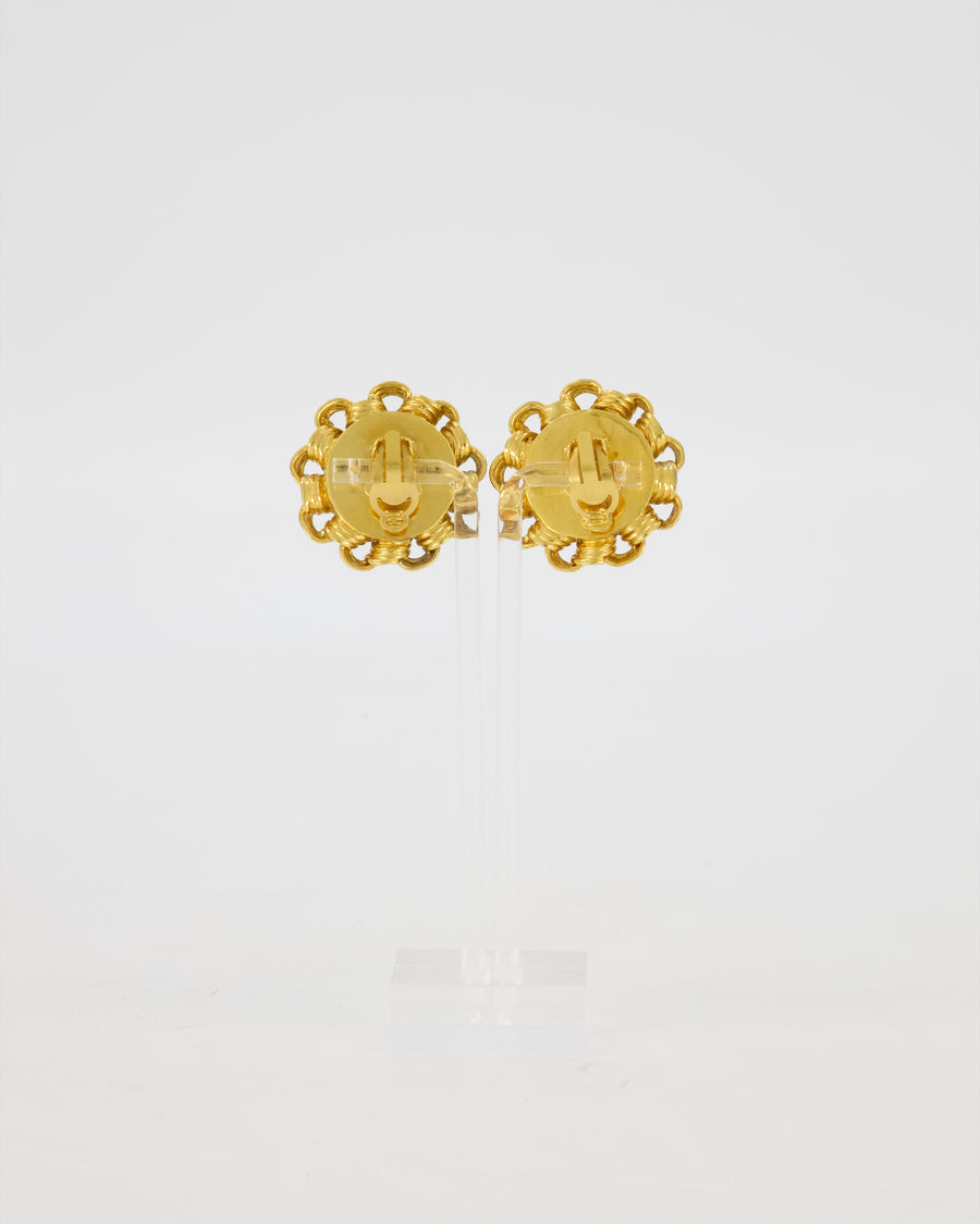 Chanel 93A Gold Clip-on Earrings with Rolo-Chain Border and Faux Pearl with CC Logo