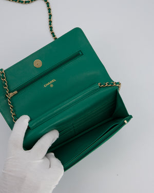 Chanel Green Wallet on Chain Bag with CC Logo in Lambskin Leather with Champagne Hardware