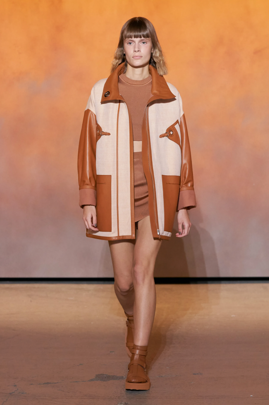 *RUNWAY* Hermès SS 2022 Beige, Brown Leather and Linen Coat with Palladium Details Size FR 36 (UK 8) RRP £10,200