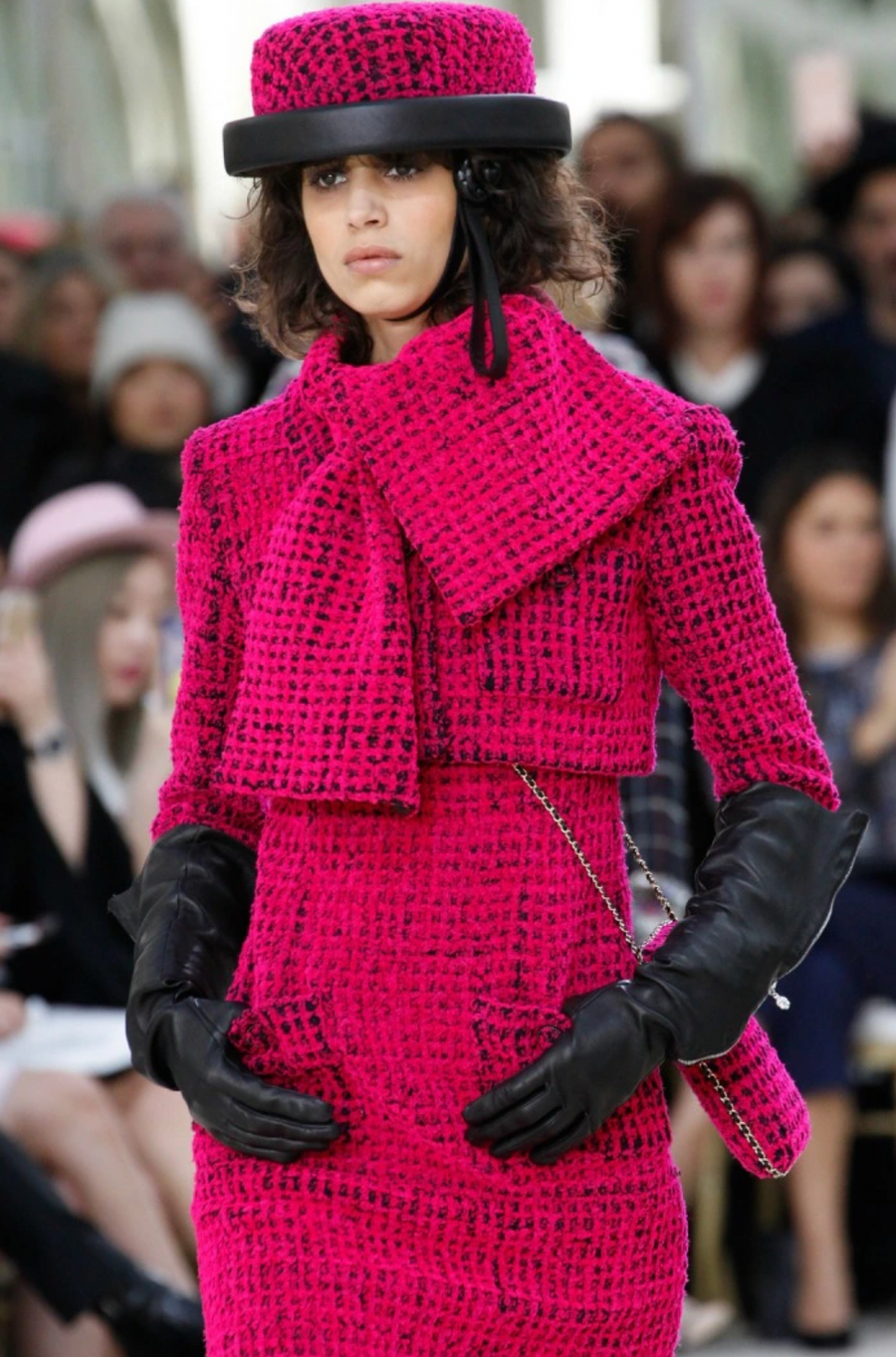 Chanel Fall 2016 Pink and Black Tweed Cropped Jacket with CC Logo Tweed Buttons Size FR 38 (UK 10)