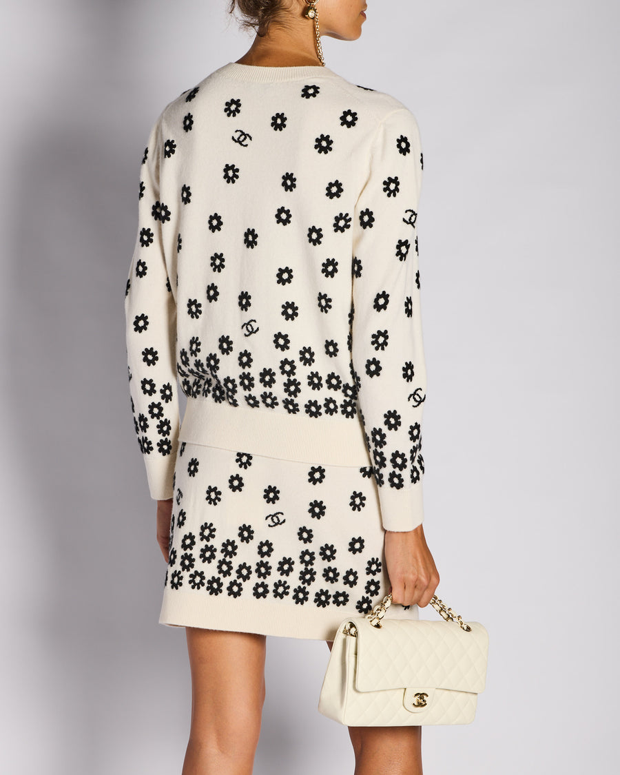 Chanel Cream Floral Button Down Jumper with CC Logo Detail Size FR 42 (UK 14)