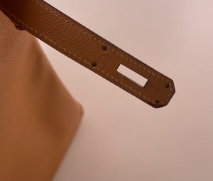 Hermes Vintage Kelly Bag 32cm in Gold Courchevel Leather with Gold Hardware